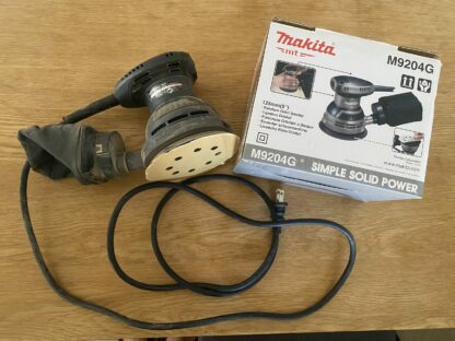 Lijadora orbital Makita M9204G