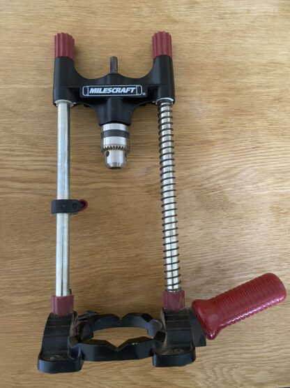 Milescraft 1318 AccuDrill Mate, taladro con precisión.