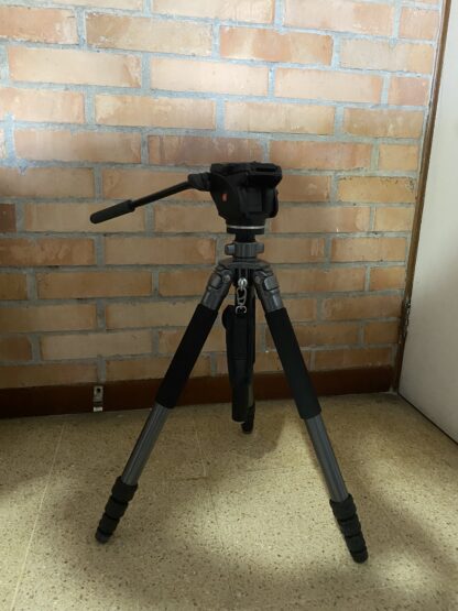 Trípode Giottos MT9260 Aluminio 4 secciones + Cabezal Manfrotto 701HDV Pro Fluid Video Mini Head