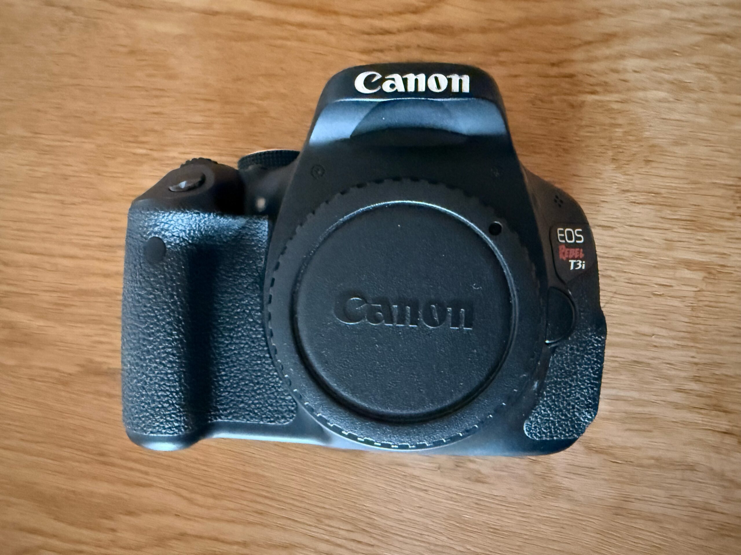 Cámara Canon EOS Rebel T3i - Imagen 4