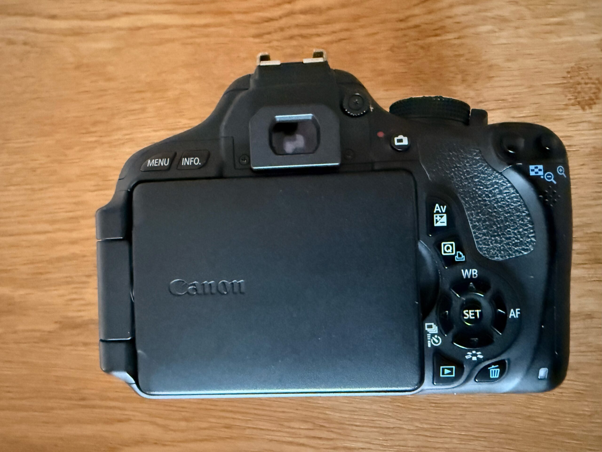 Cámara Canon EOS Rebel T3i - Imagen 5