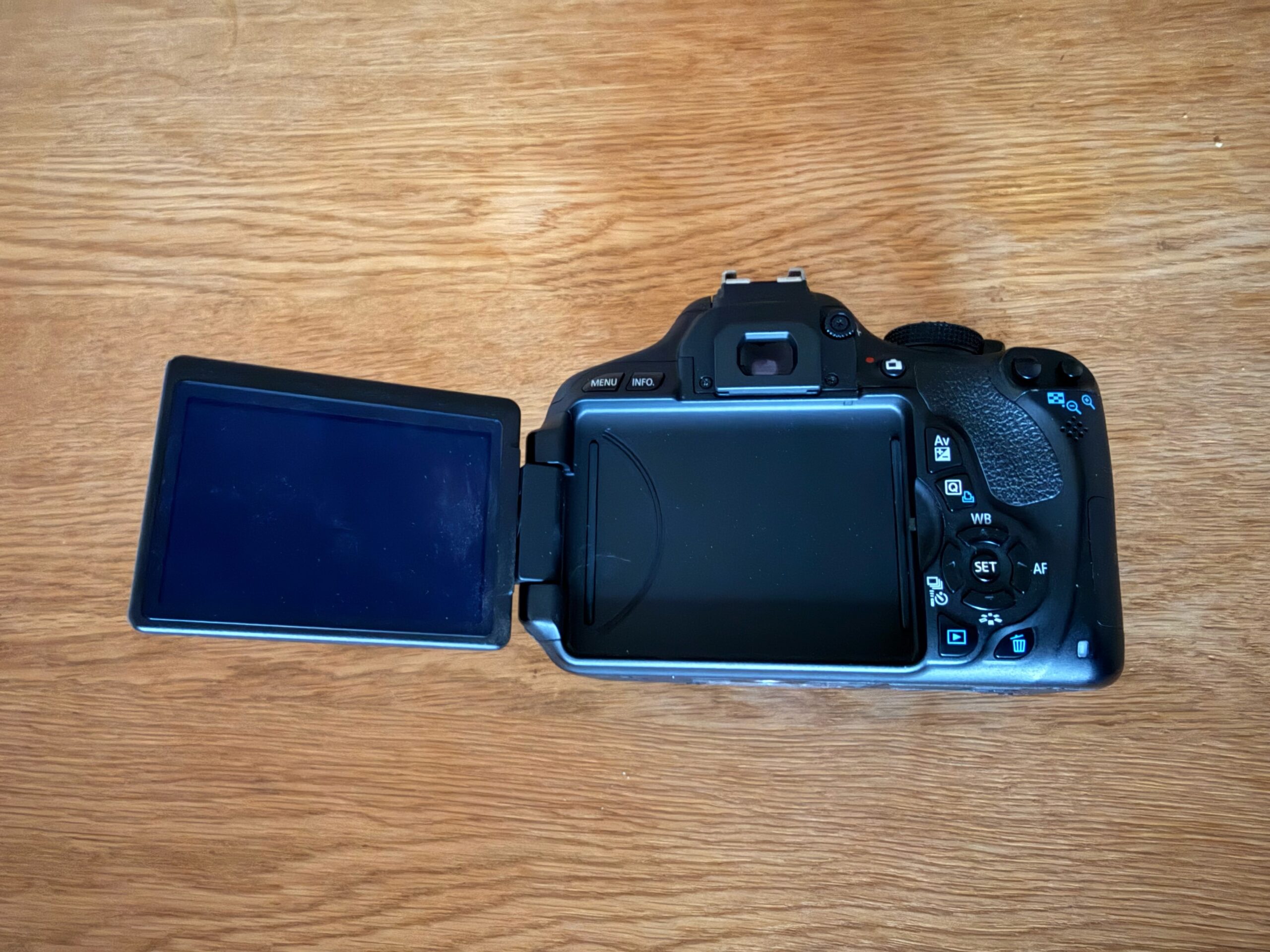 Cámara Canon EOS Rebel T3i - Imagen 6